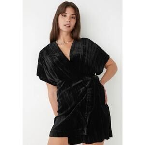 & Other Stories Women's Black Velvet Short Sleeve Mini Wrap Dress Size 0